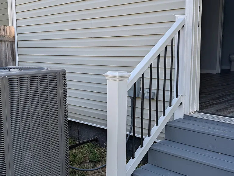 1613 Monteiro Ave — Photo 24