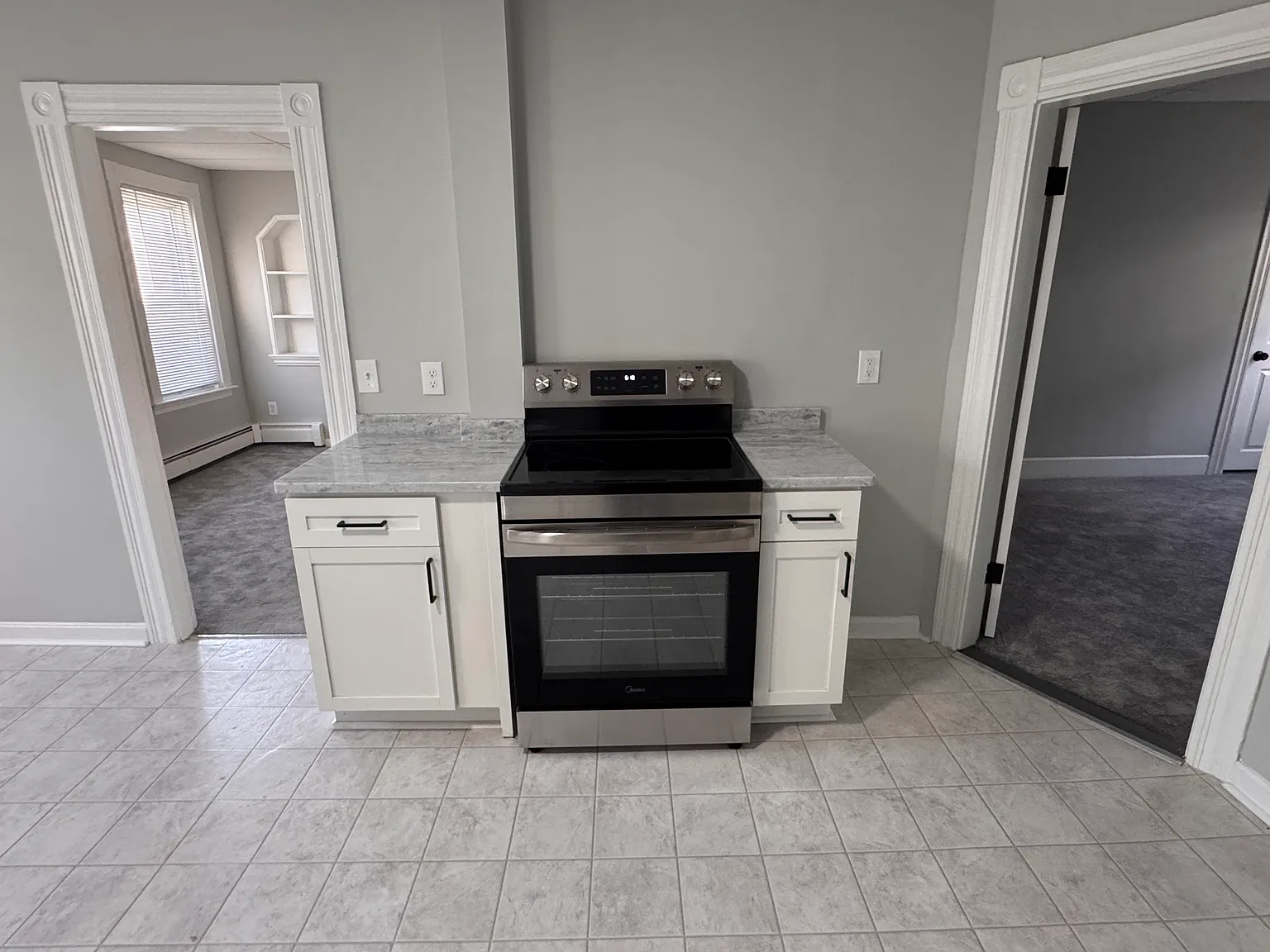 3 bed, 1400 sqft, $2,300 — Photo 4