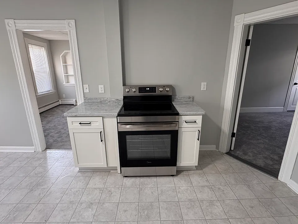 77 Oak St #3