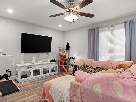 3rd image of 900 Mountain Creek Rd APT 300