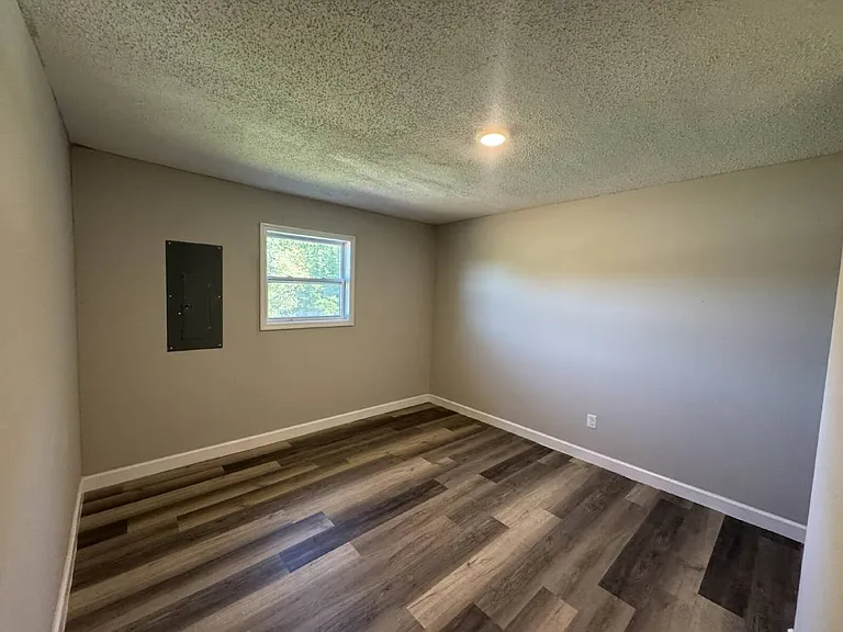 118 Harrys Dr — Photo 4