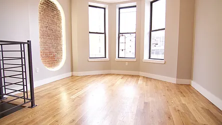 Rented by Space Link Realty