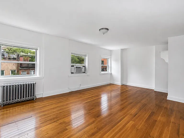 9 W 10th St #4R — Photo 2