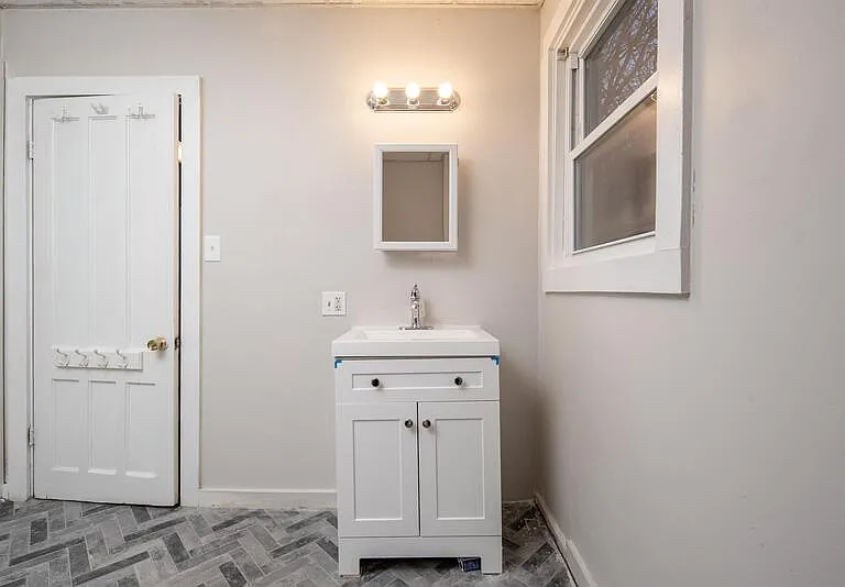 56 Thompson St #1 — Photo 6