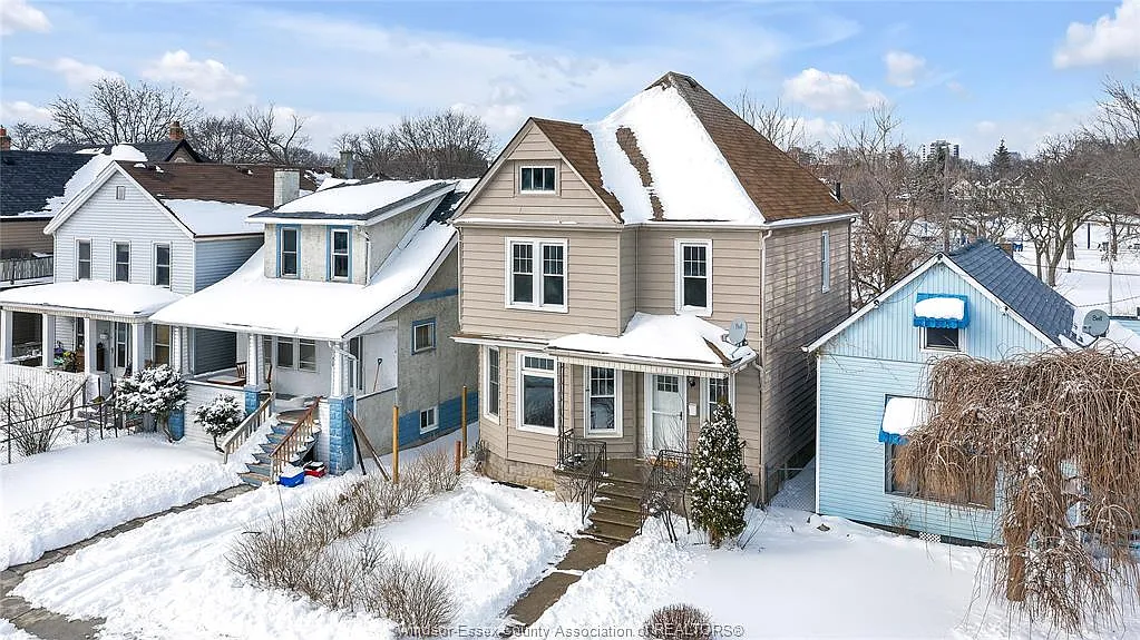 444 Elliott St W photo 1