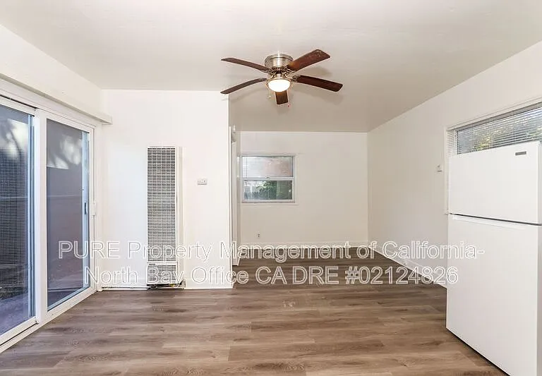 2107B Montgomery Dr — Photo 2
