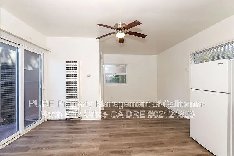 Building Photo - 2107B Montgomery Dr