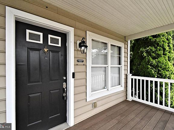 4th image of 38A Montclair Ave