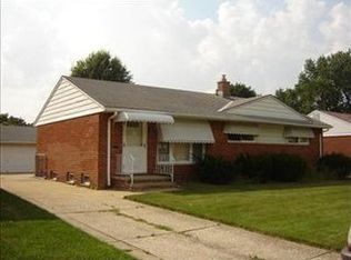 3850 W 212th St, Fairview Park, OH