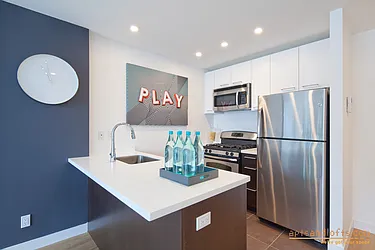 Rented by aptsandlofts.com