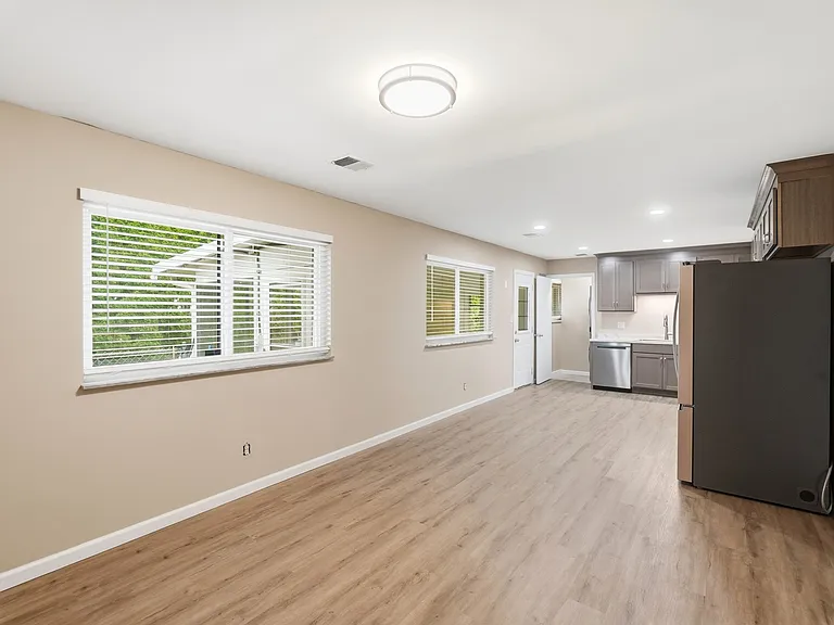 3920 Pobst Dr — Photo 8