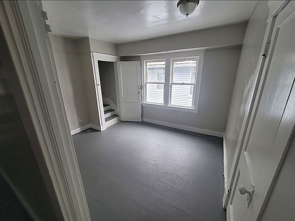 3rd image of 1028 E 146th St #2