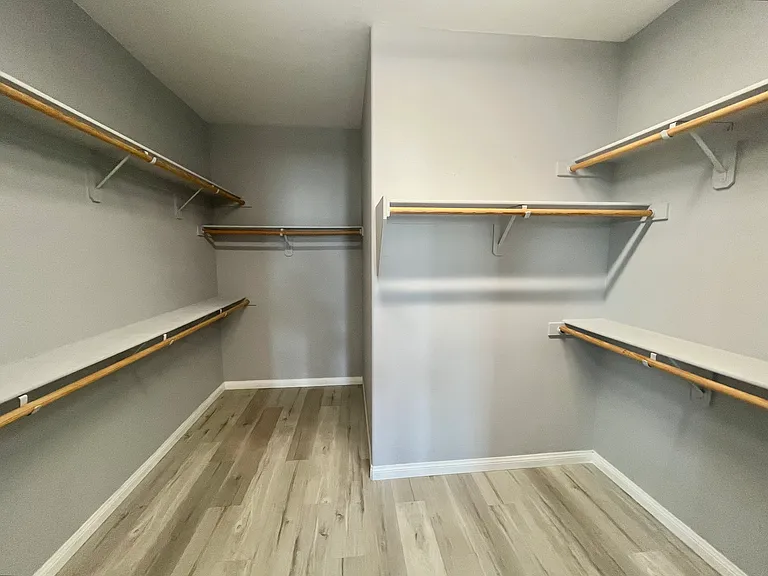 576 Glassford Ct — Photo 38