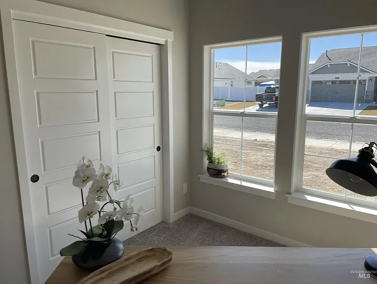 1122 Crestview Dr — Photo 22