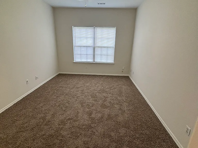 3100 SW Deerfield Blvd #1 — Photo 8