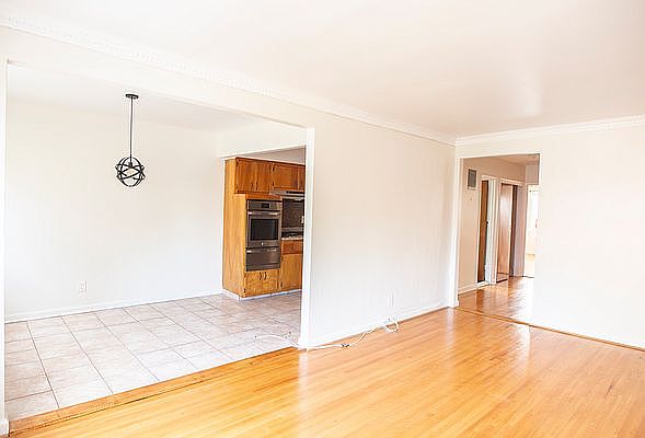 1st image of 20-55 48th St #3