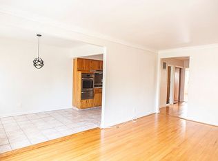 20-55 48th St #3, Astoria, NY 11105