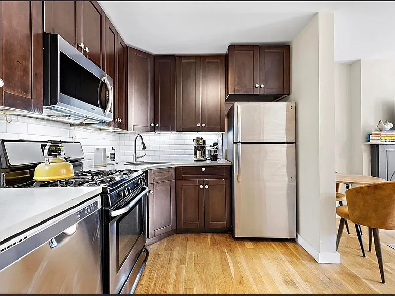214 Grand St #2 — Photo 9