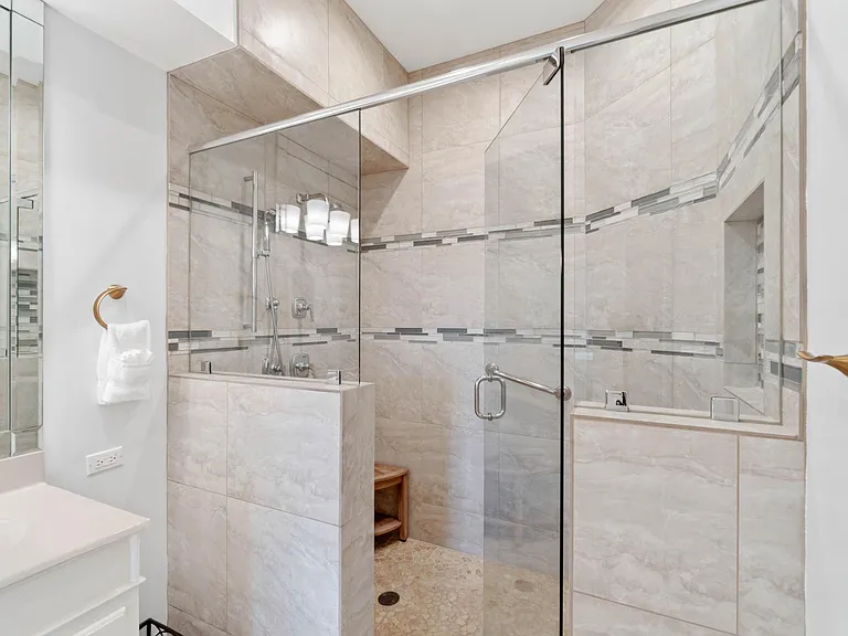5280 Tivoli Dr — Photo 23