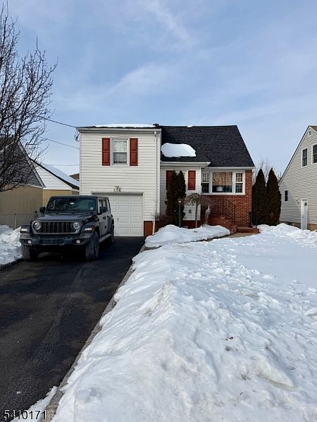 1st image of 556 Locust Ave