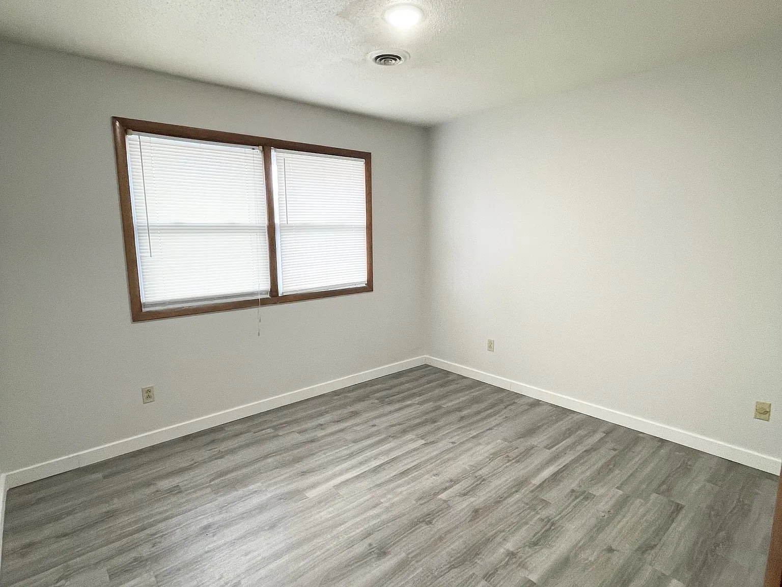 1740 Shawnee Drive - A — Photo 3