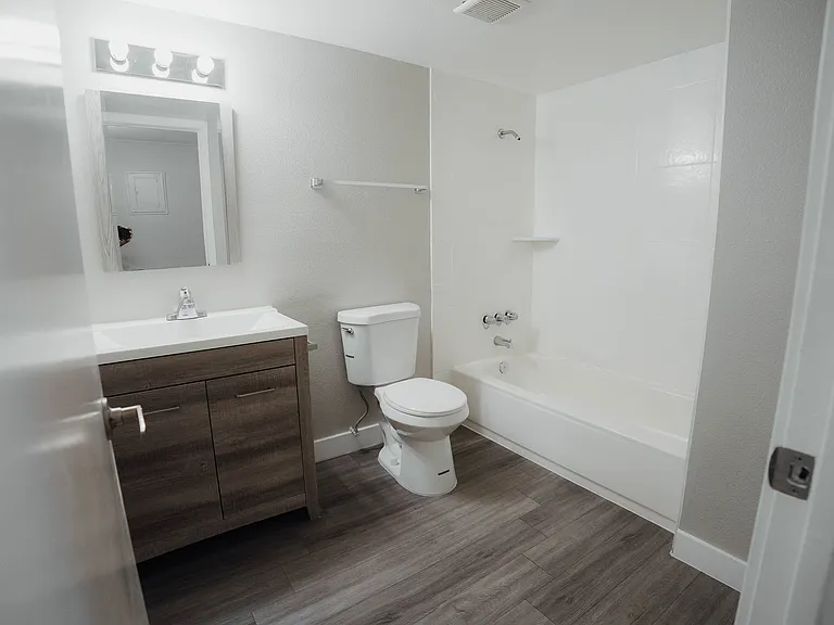 The Cosmo Apartments — Photo 14