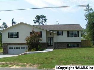 60 Pine Grove Path, Guntersville, AL 35976