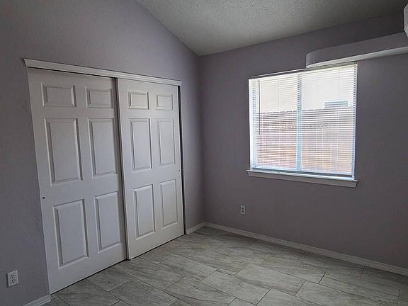 3rd image of 10373 Valle Del Mar Dr