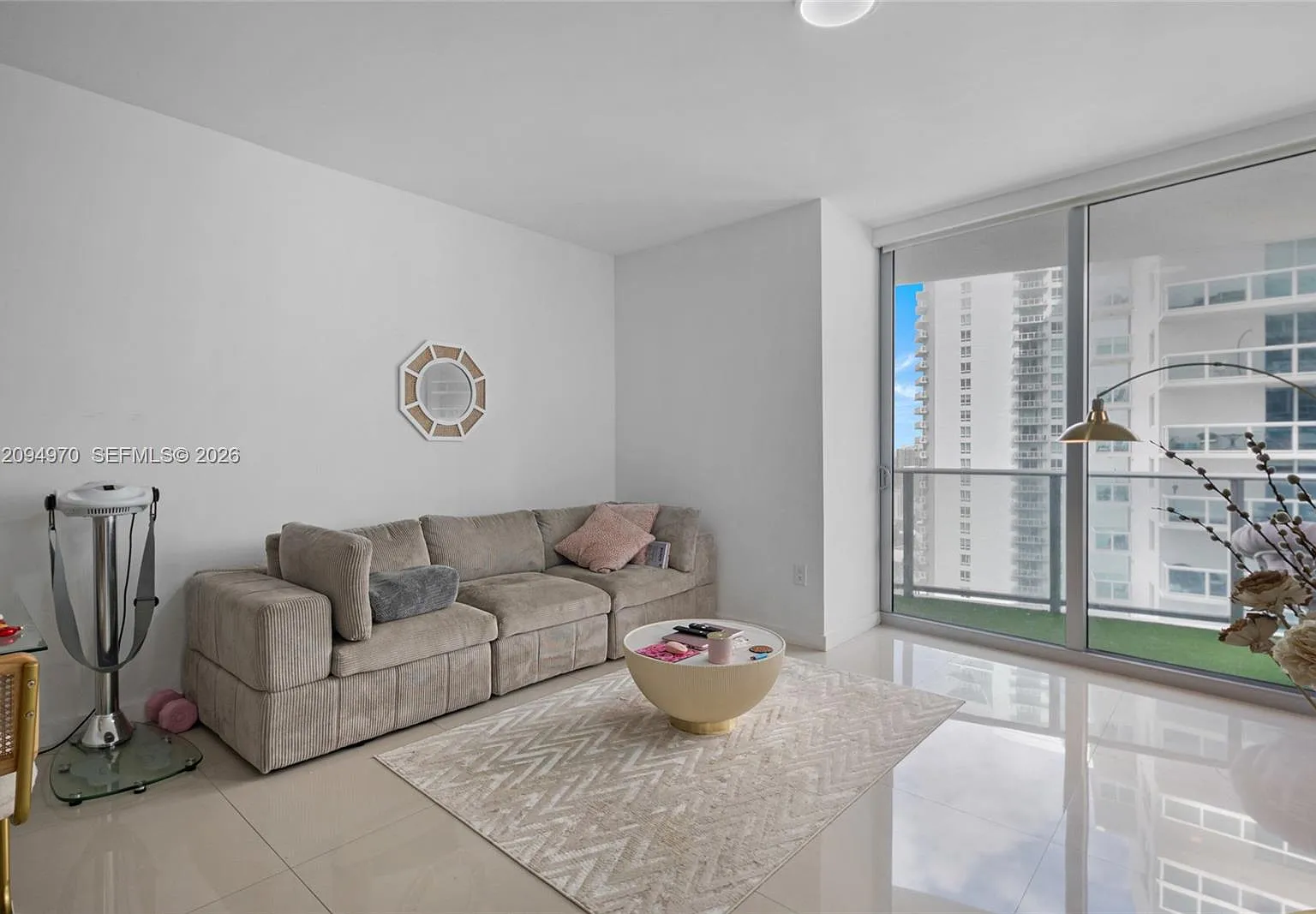 Aria On The Bay Condo — Photo 4