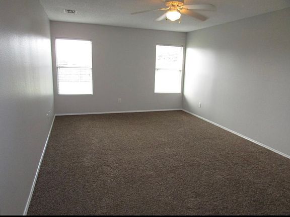 5th image of 2901 Jamestown Dr