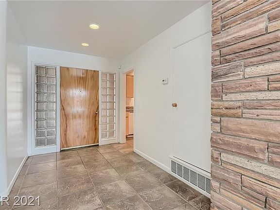 5th image of 3317 Hastings Ave