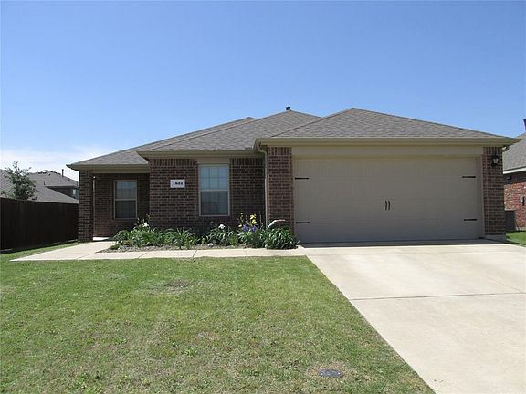 2nd image of 1801 Meadow Crest Dr