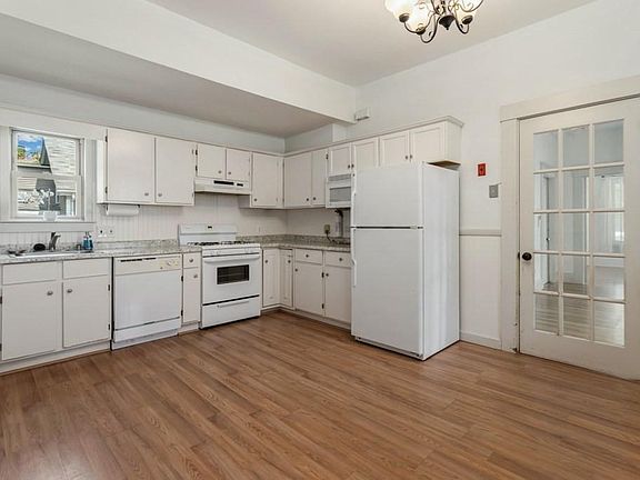 5th image of 40 Bancroft Ave Floor 1