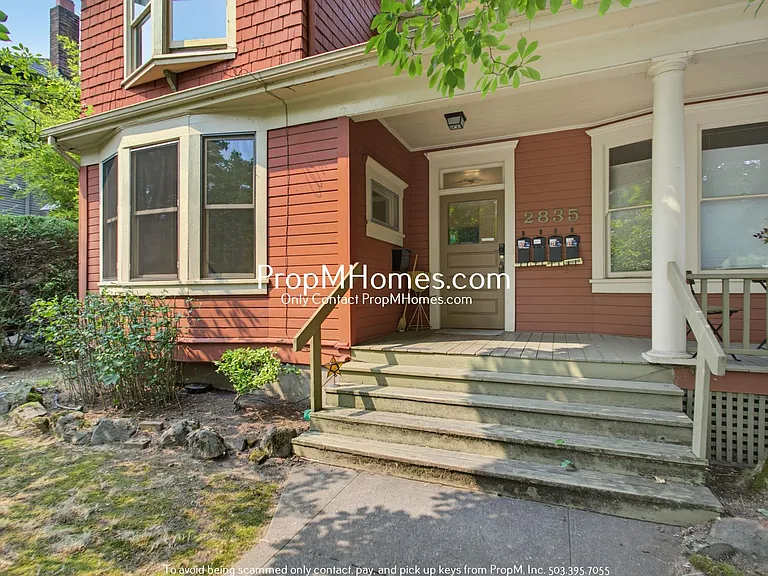 2835 SE Yamhill Street — Photo 1