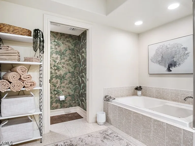 2728 Tiburon Blvd E #A-203 — Photo 17