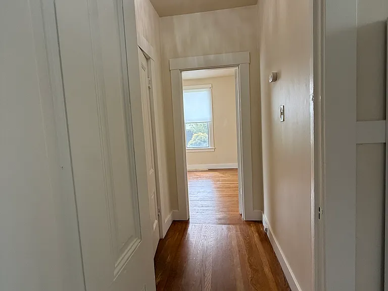 327 N Delaware St — Photo 12