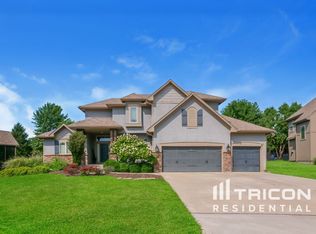 1813 NE Parks Summit Blvd, Lees Summit, MO 64064