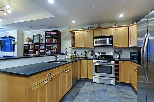 Sold by Corcoran | media 23