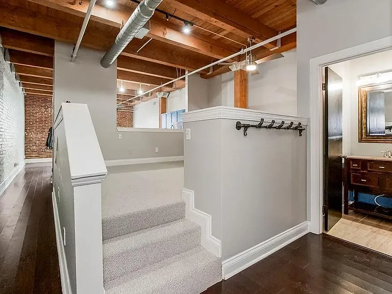 700 Broadway Blvd #406 — Photo 24