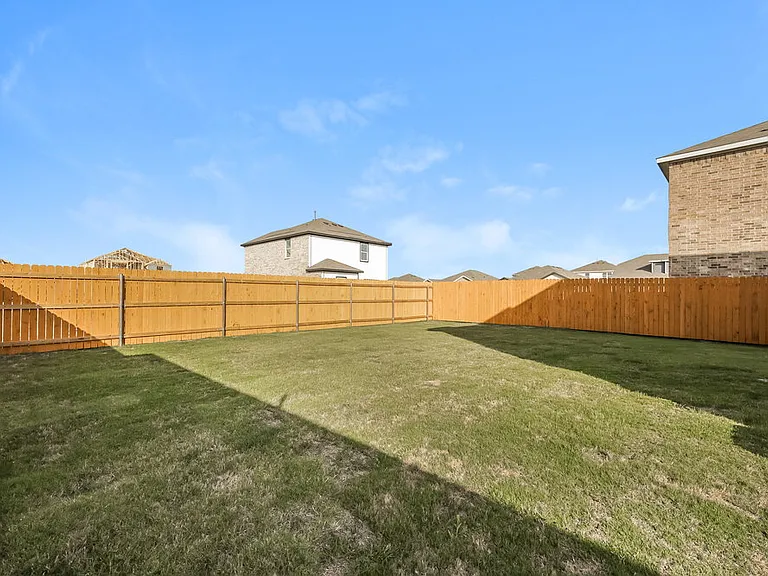 302 Patton Ln — Photo 16