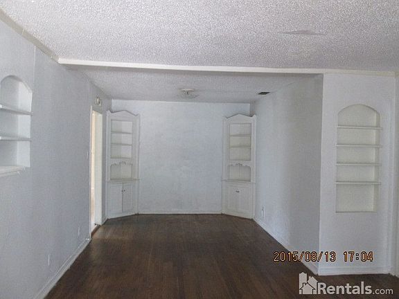 5th image of 4520 Calmont Ave