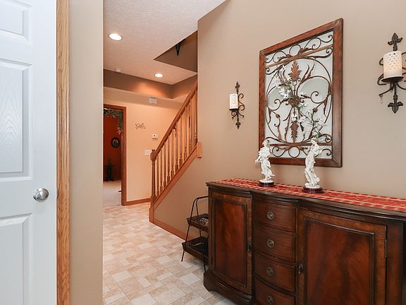 5th image of 175 Stoney Brook Dr