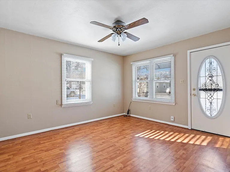3241 S Harvey St — Photo 3
