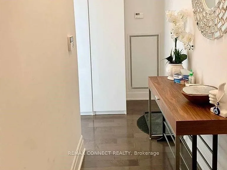 8 The Esplanade #5309 — Photo 2