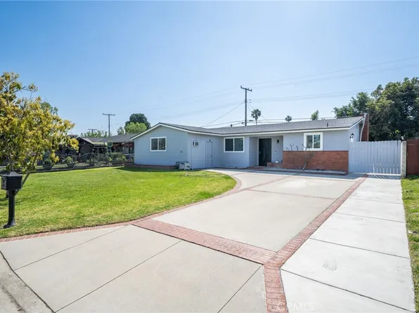 6063 N Oakbank Dr, Azusa, CA 91702