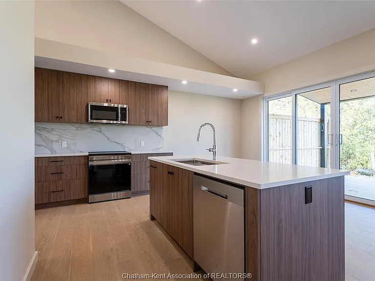 430 Indian Creek Rd W — Photo 16