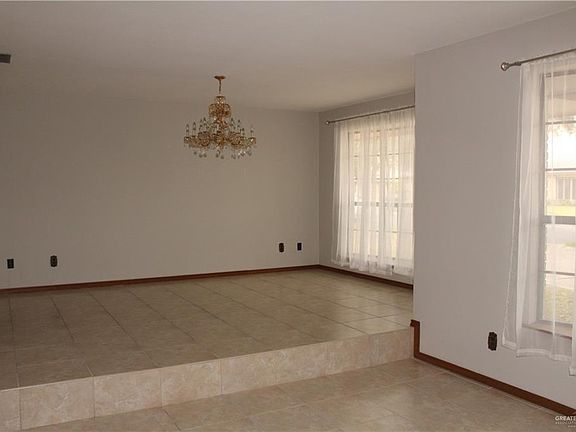 2nd image of 1101 S Peking St