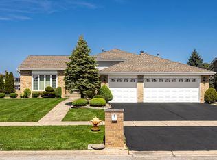 6338 Applehill Rd, Matteson, IL 60443