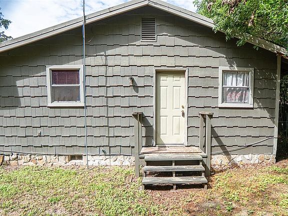 26th image of 311 S THOMPSON AVENUE