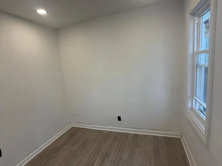 2409 W Harold St — Photo 15